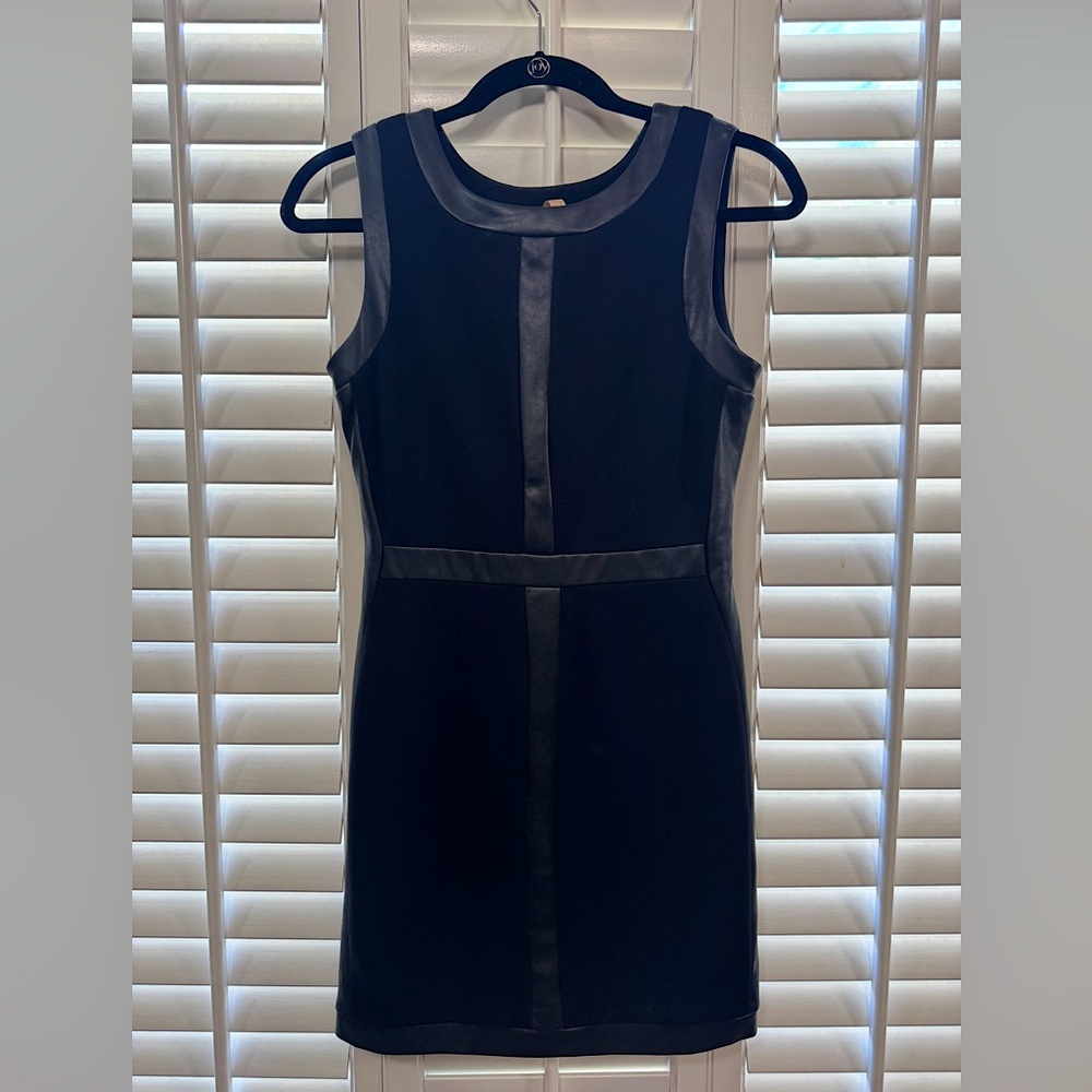 Bailey 44 - Black sleeveless sheath cocktail dress
